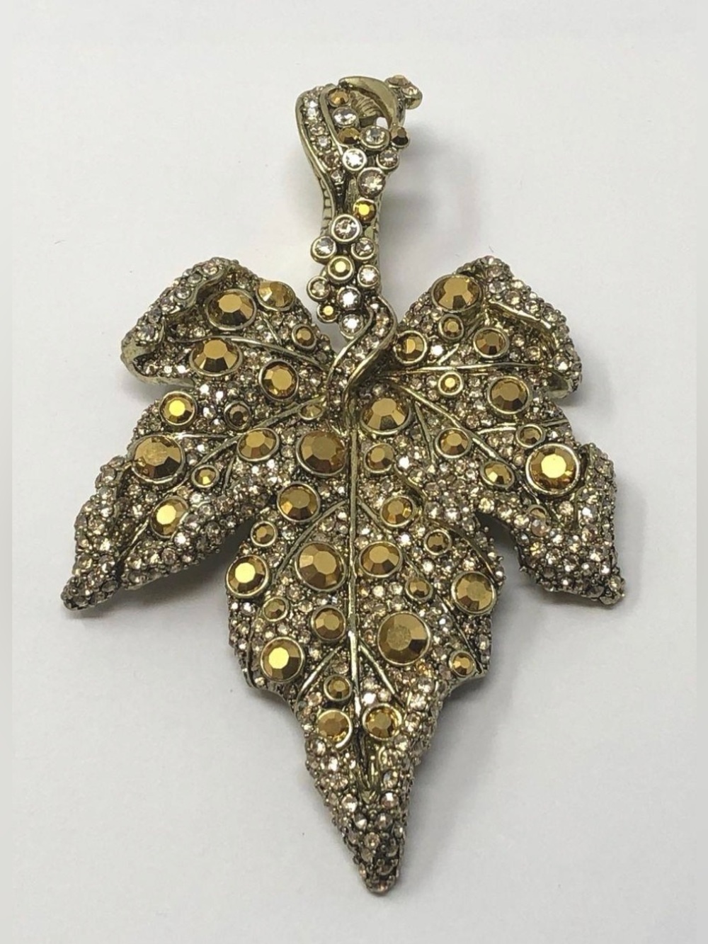 Heidi Daus RARE Signed "Many Hues of Autumn” Leaf Pendant - Picture 3 of 6